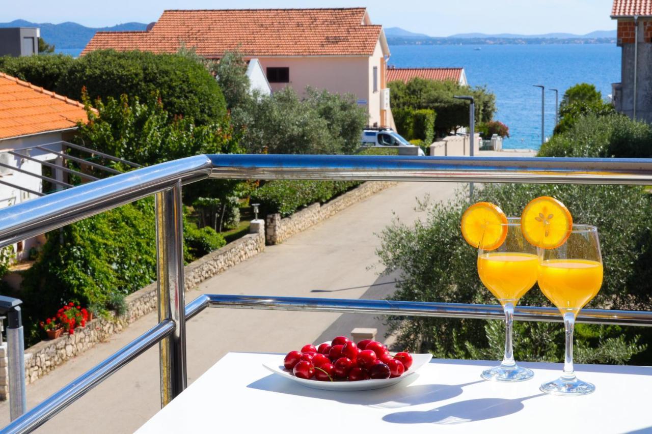 Apartma Villa Pino With Pool, Sauna & Jacuzzi Petrcane
