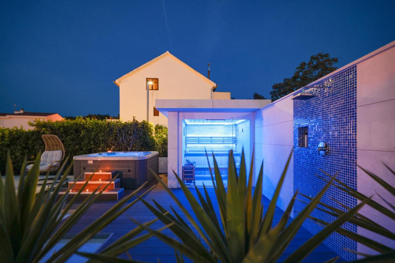 Villa Pino With Pool, Sauna & Jacuzzi