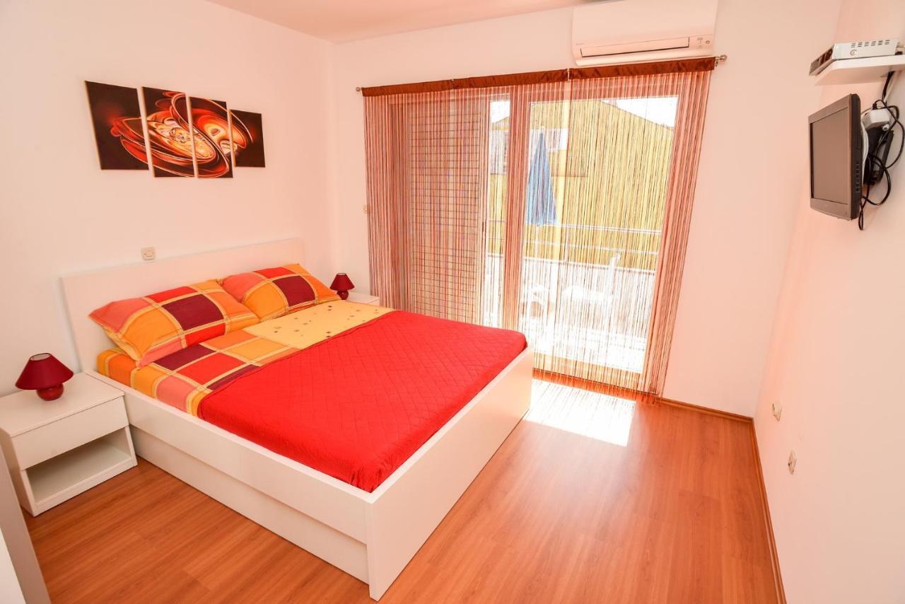 Apartment Villa Pino With Pool, Sauna & Jacuzzi