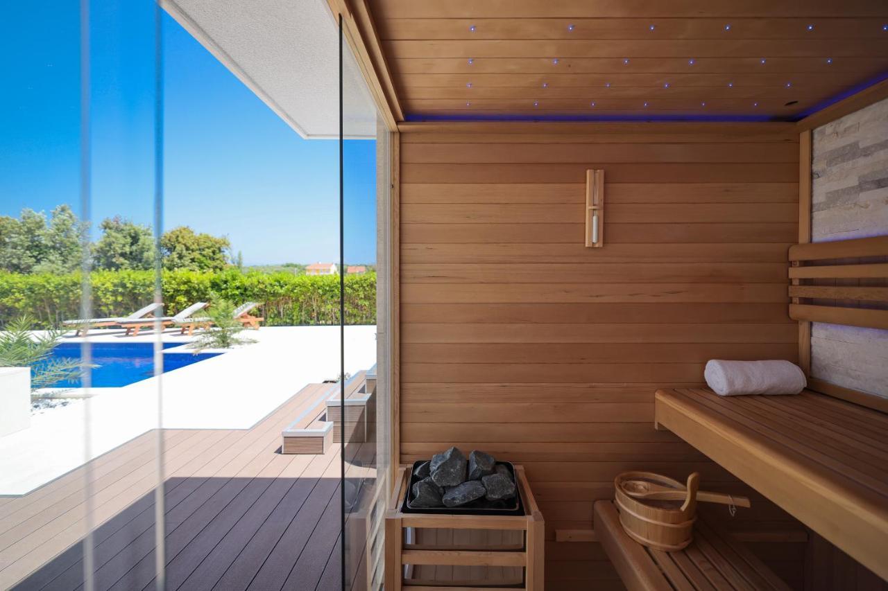 Apartment Villa Pino With Pool, Sauna & Jacuzzi *