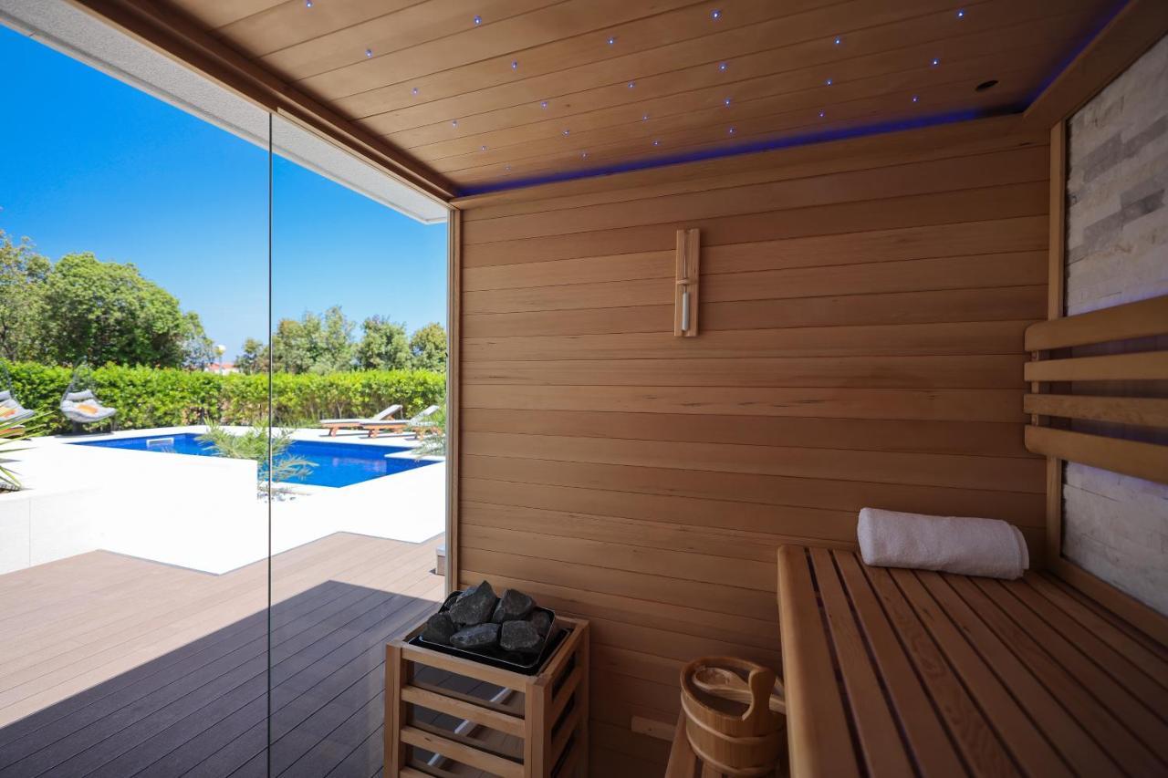 Apartment Villa Pino With Pool, Sauna & Jacuzzi Petrcane