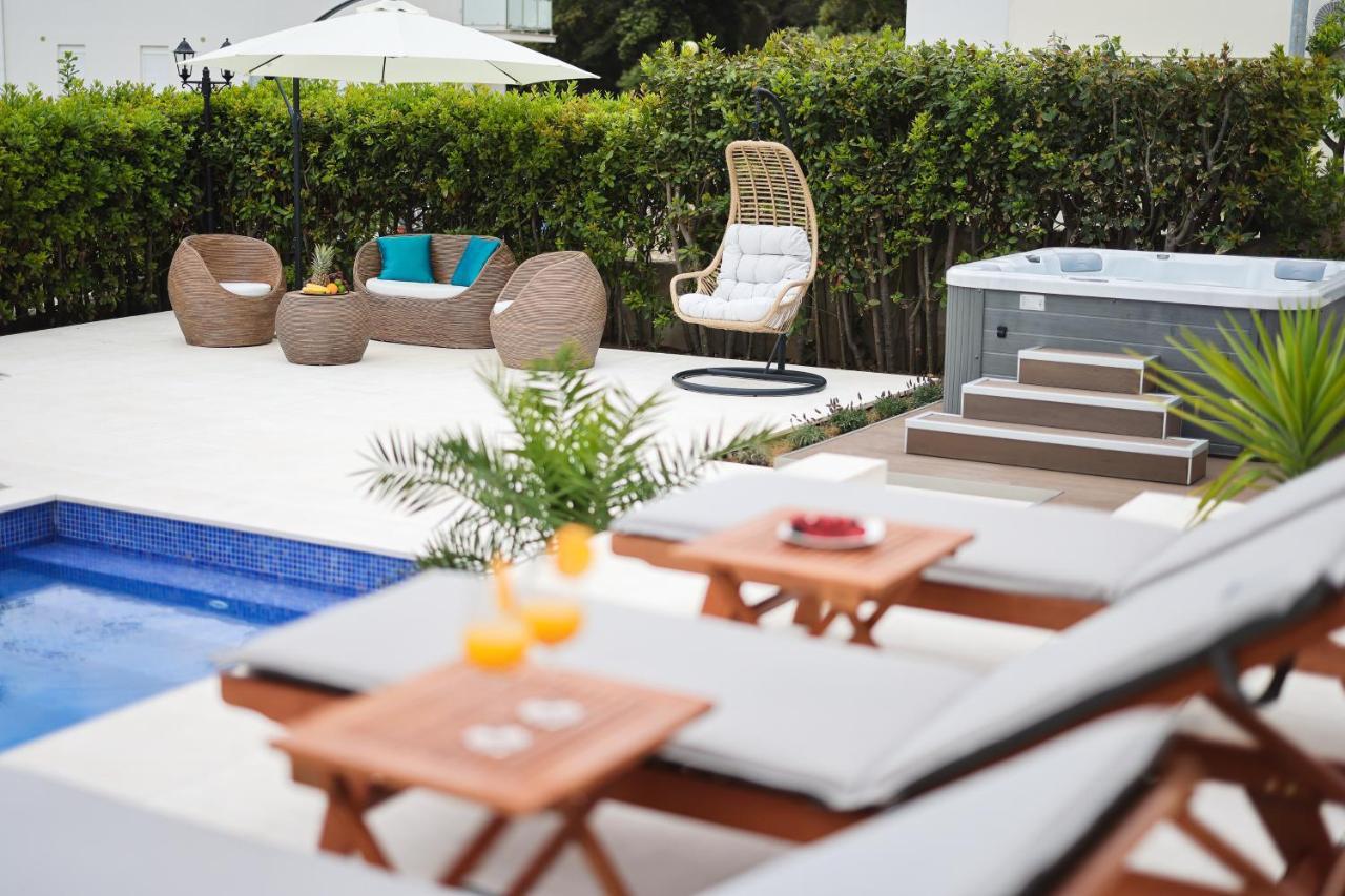 Apartment Villa Pino With Pool, Sauna & Jacuzzi Petrcane