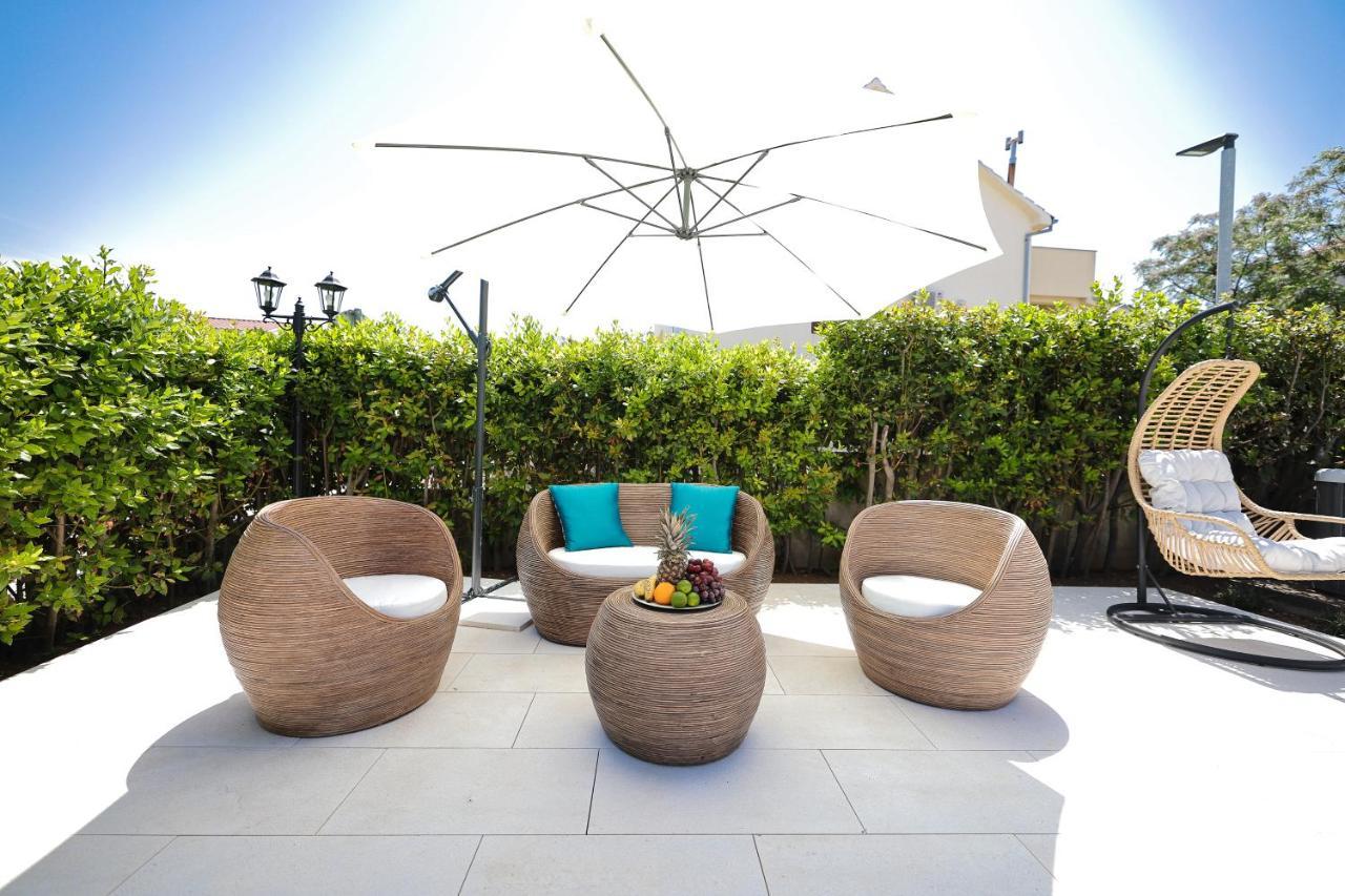 Villa Pino With Pool, Sauna & Jacuzzi * Petrcane