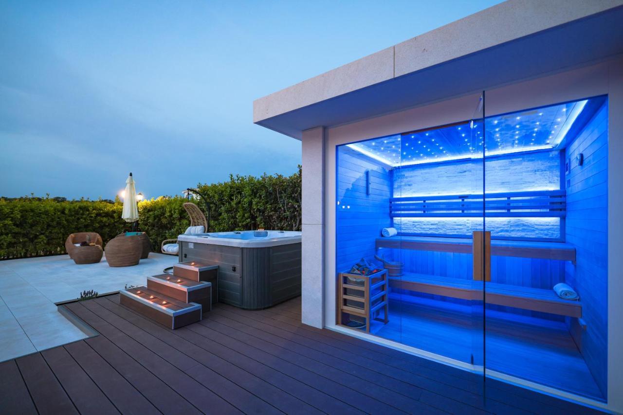 Villa Pino With Pool, Sauna & Jacuzzi *