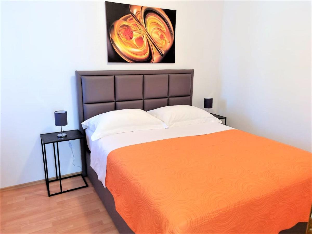 Villa Pino With Pool, Sauna & Jacuzzi *