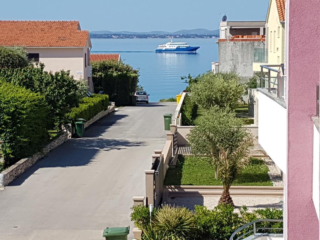 Villa Pino With Pool, Sauna & Jacuzzi * Petrcane