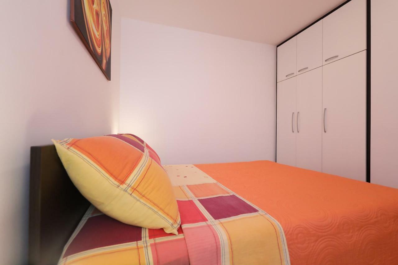 Villa Pino With Pool, Sauna & Jacuzzi *